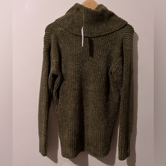 Olive Green Plush Turtleneck Knitted Sweater - Picture 2 of 2